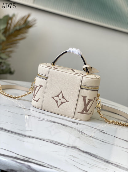 LU  Bag Vanity 19 cm White
