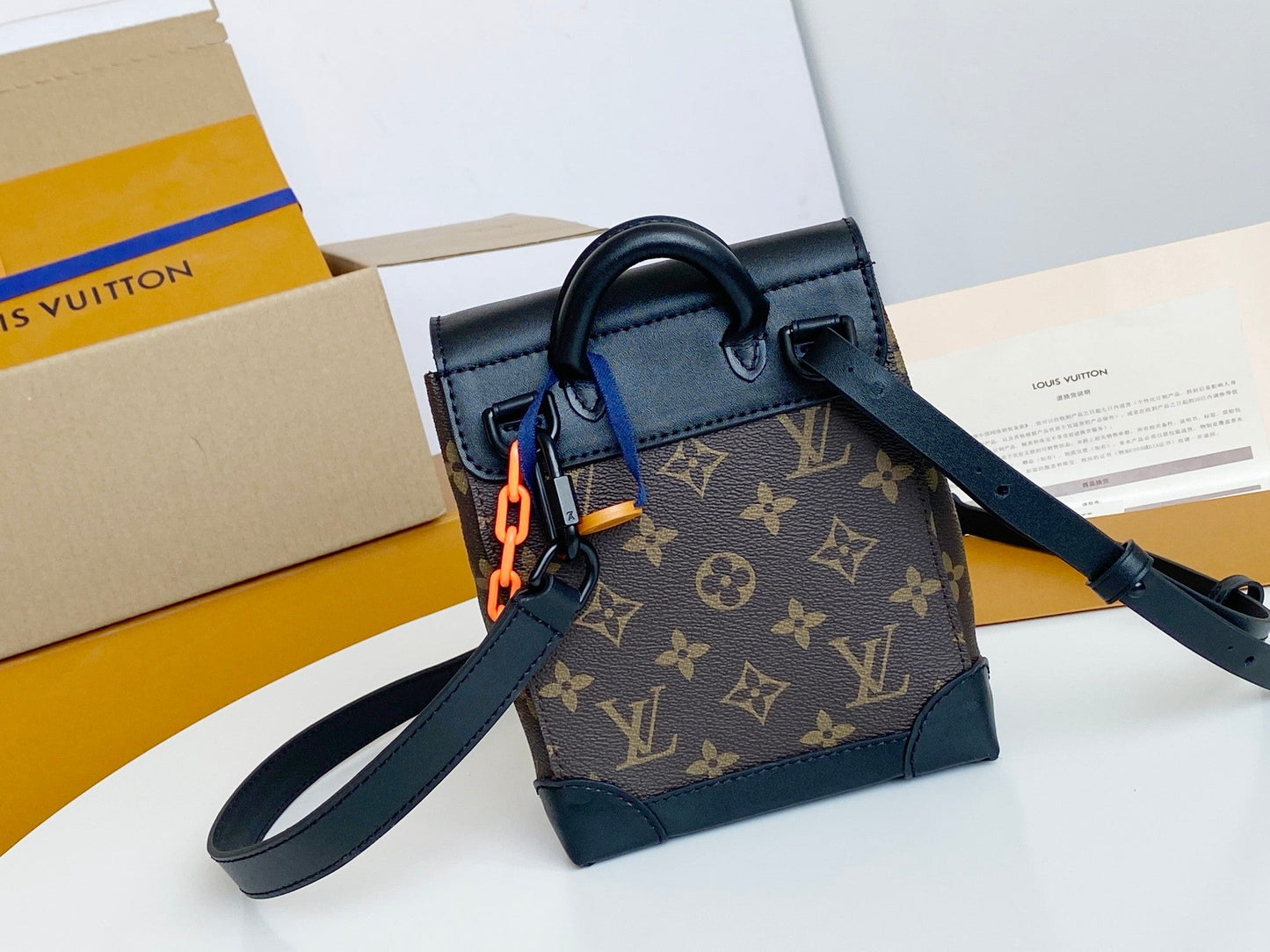 LU  Bag Steamer Messenger