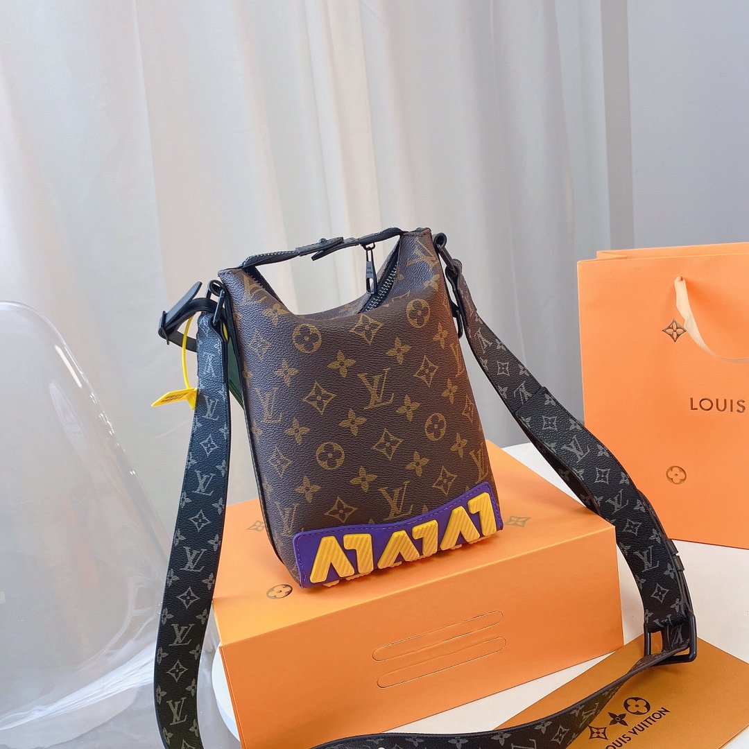 LU  Bag  Shoulder 23 CM Messenger Cruiser