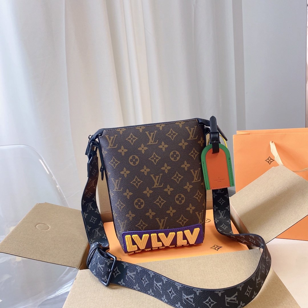 LU  Bag  Shoulder 23 CM Messenger Cruiser