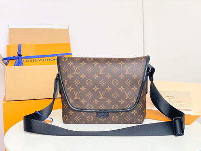 LU Bag Business Messenger Magnet 32 CM