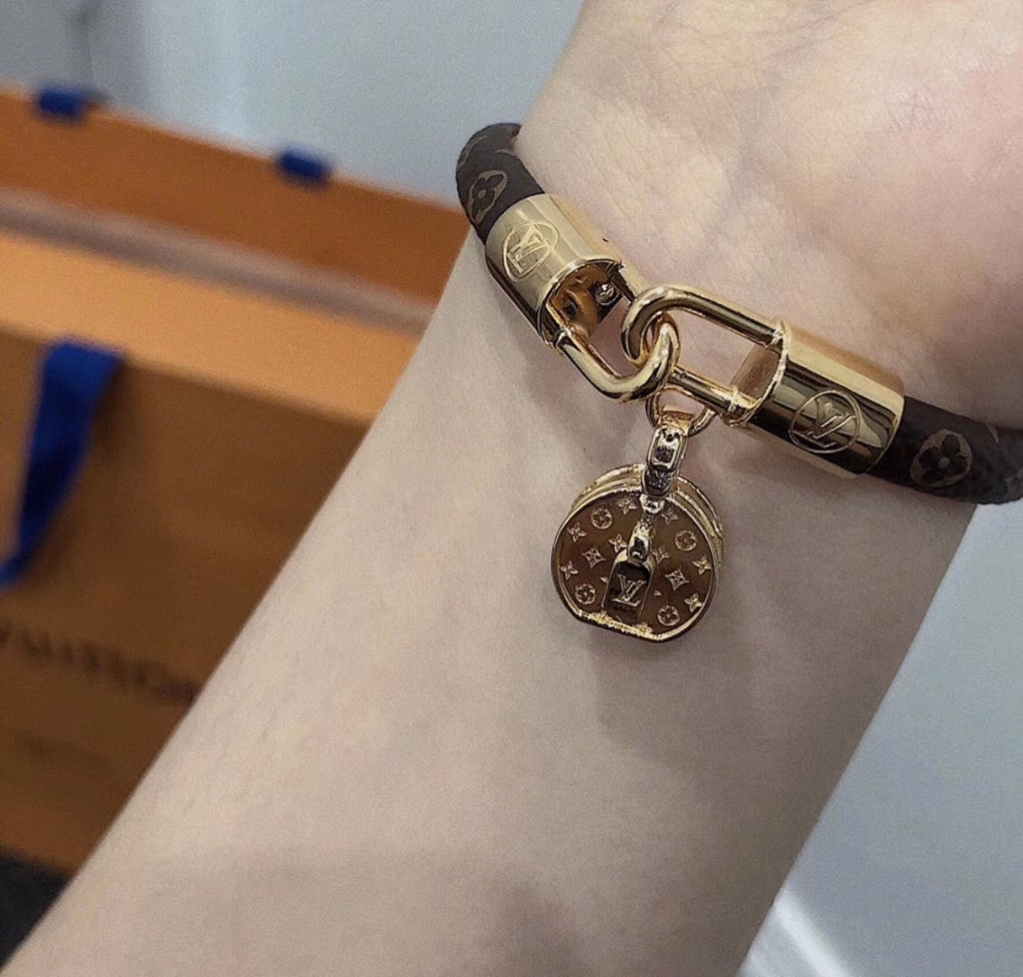LU  Bracelet