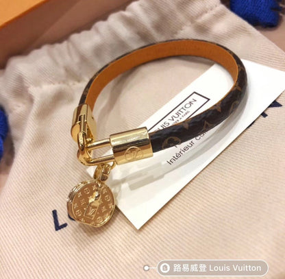 LU  Bracelet