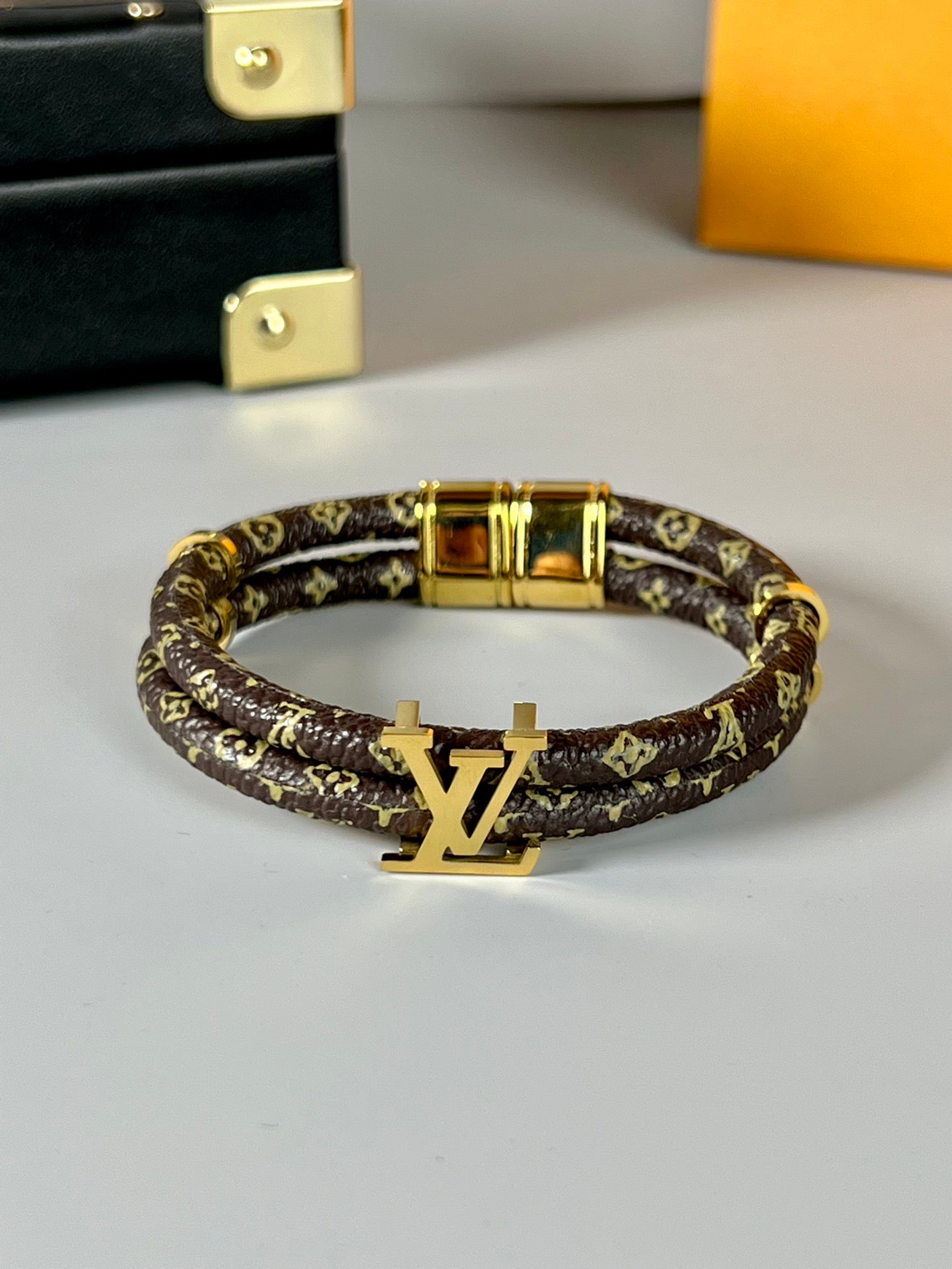 LU  Bracelet