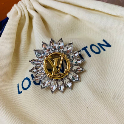 LU   Brooch