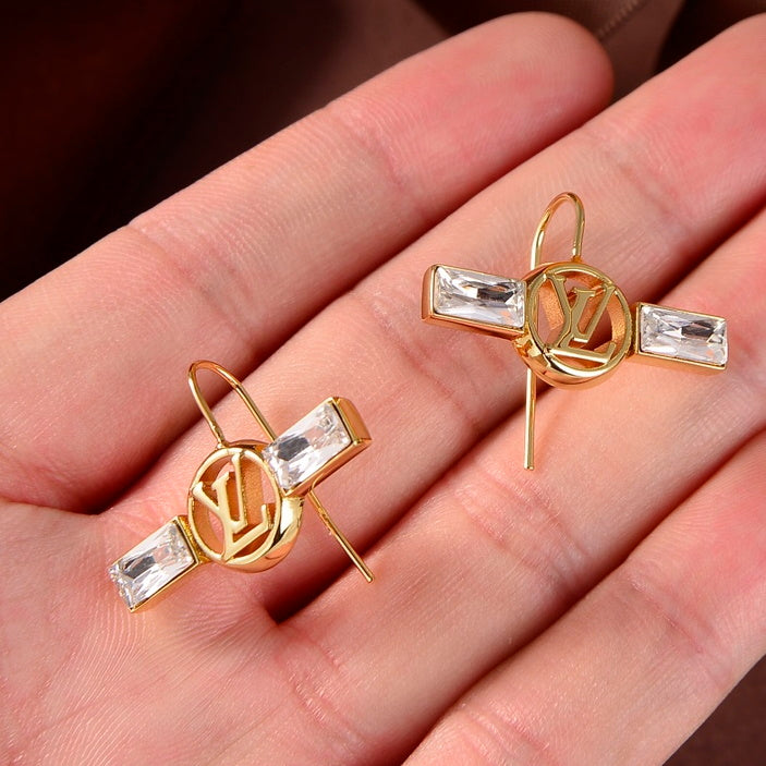 LU  Earring