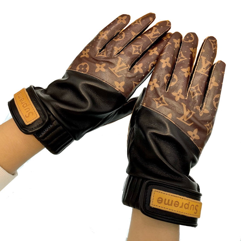 LU  Gloves