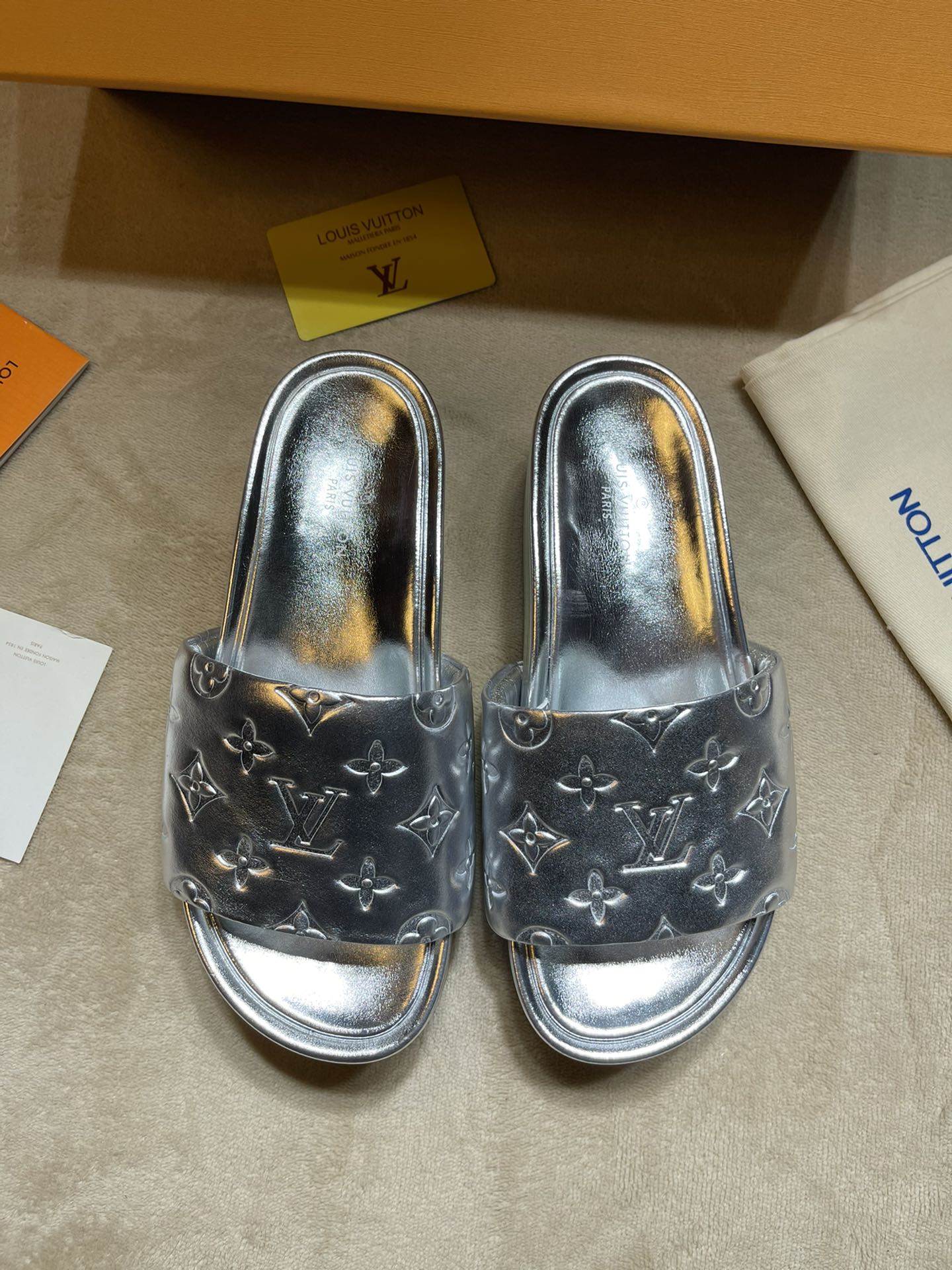 LU Slippers Mule Jumbo  Platform Silver