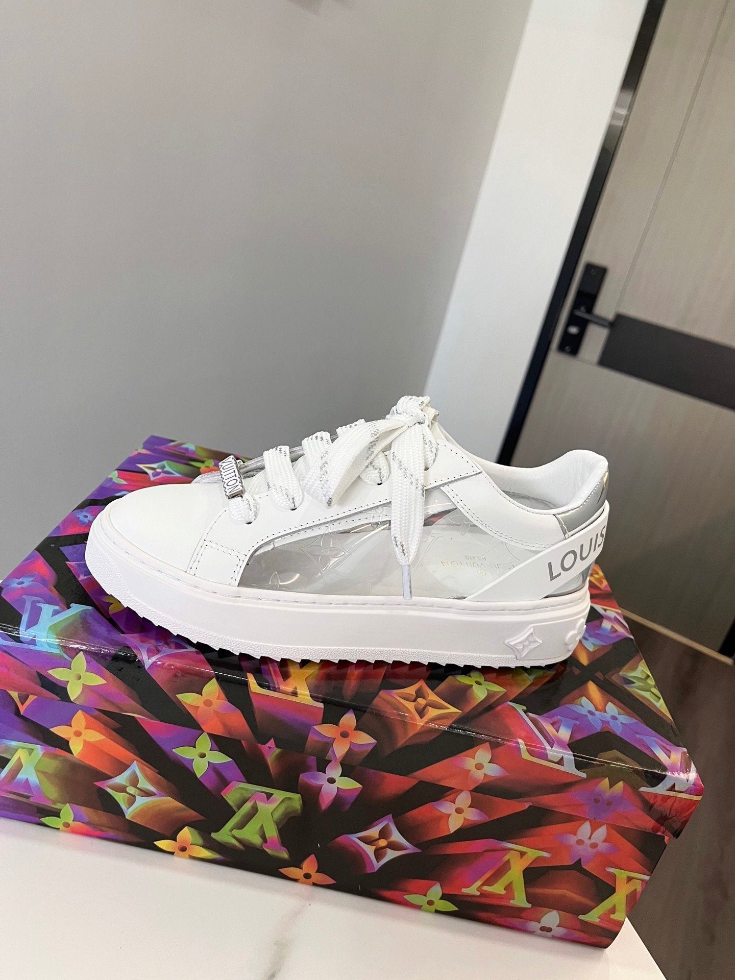 LU Time out Sneakers