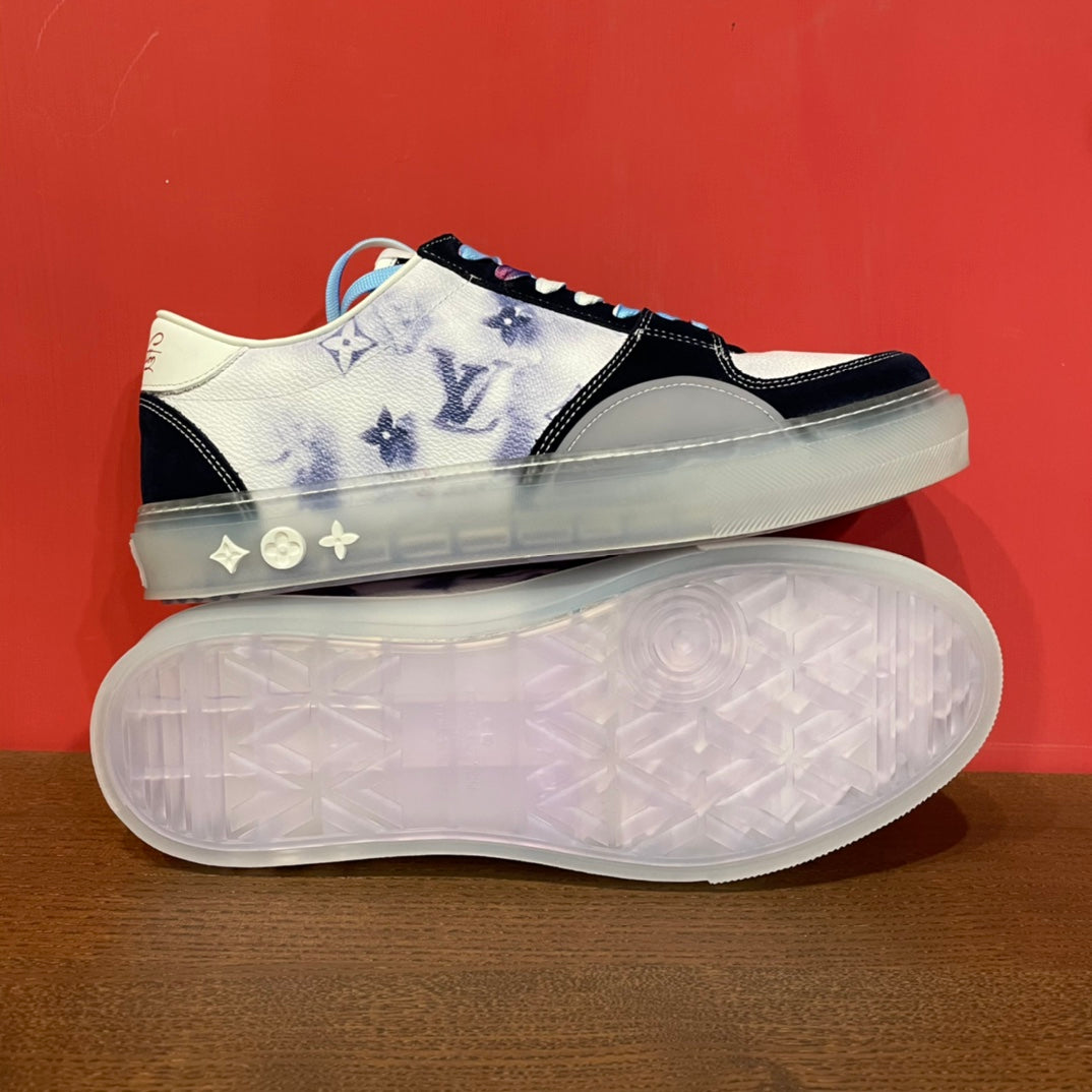 LU  Sneakers Run Away
