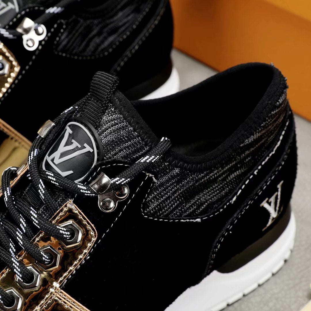 LU Sneakers Gold
