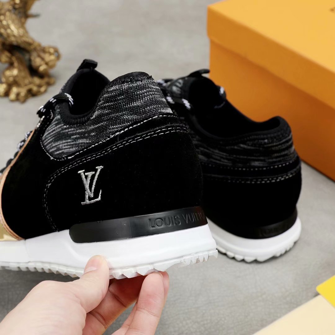 LU Sneakers Gold