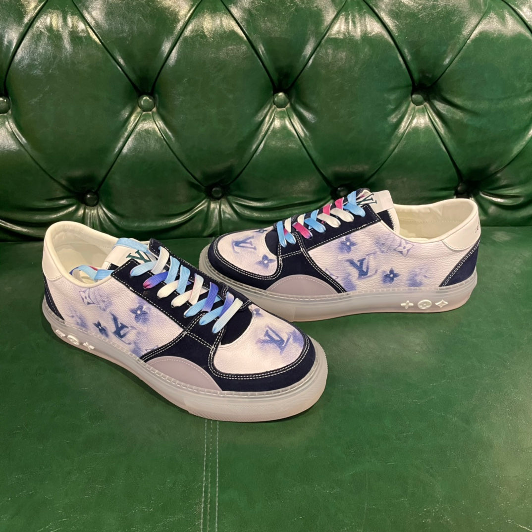 LU  Sneakers Run Away