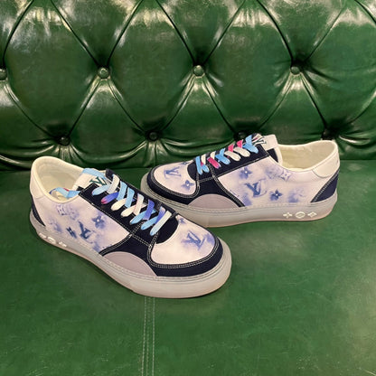 LU  Sneakers Run Away