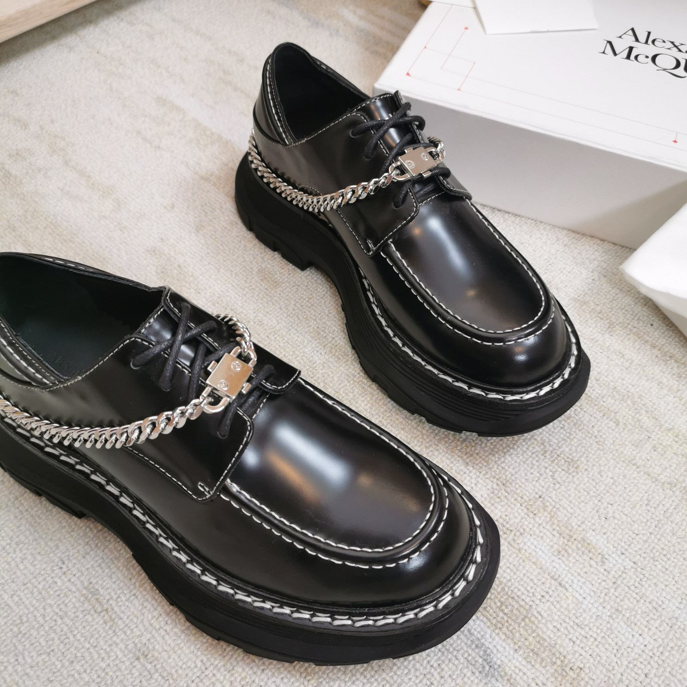 M*queen   Shoes Chain Black