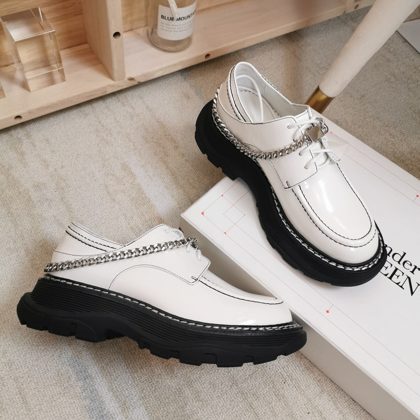 M*queen    Shoes Chain White
