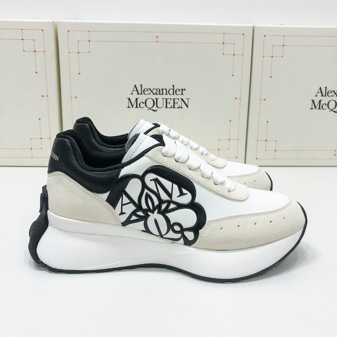 M*QUEEN Sneakers Graffiti