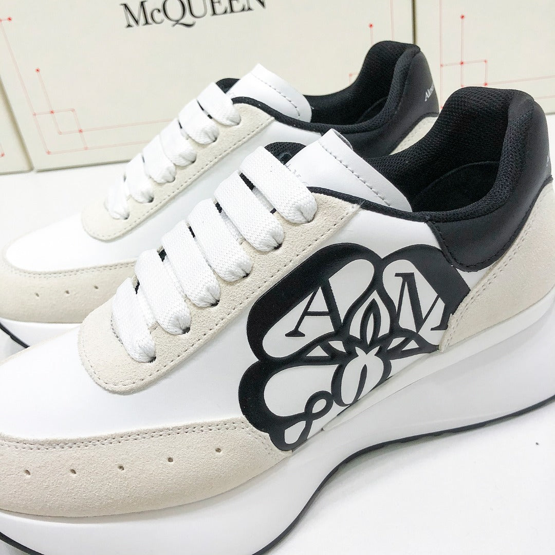 M*QUEEN Sneakers Graffiti