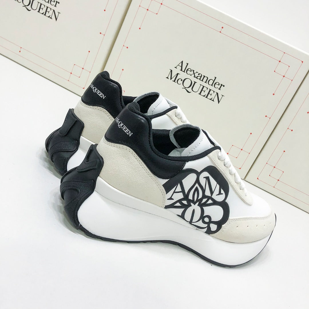 M*QUEEN Sneakers Graffiti