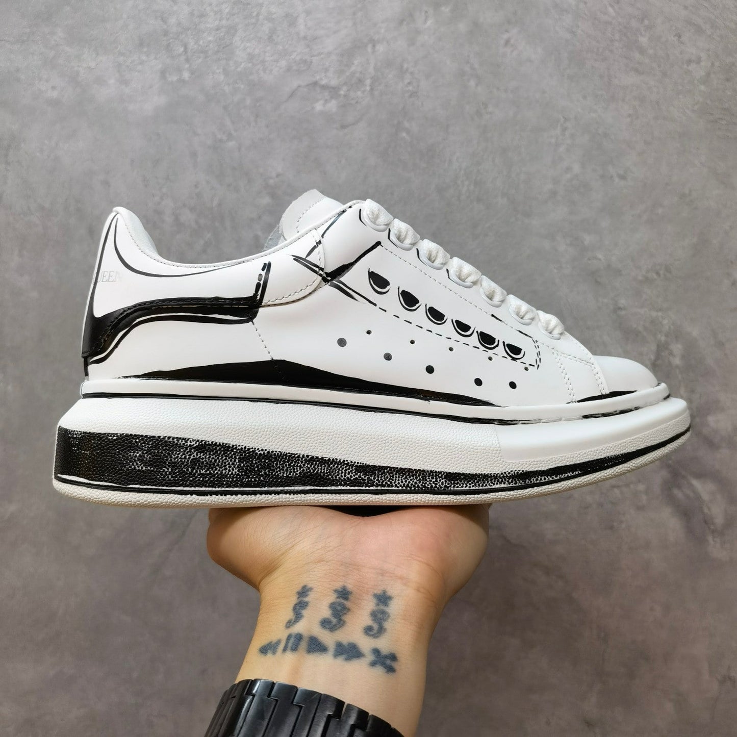 M*QUEEN Sneakers 2 Color 's