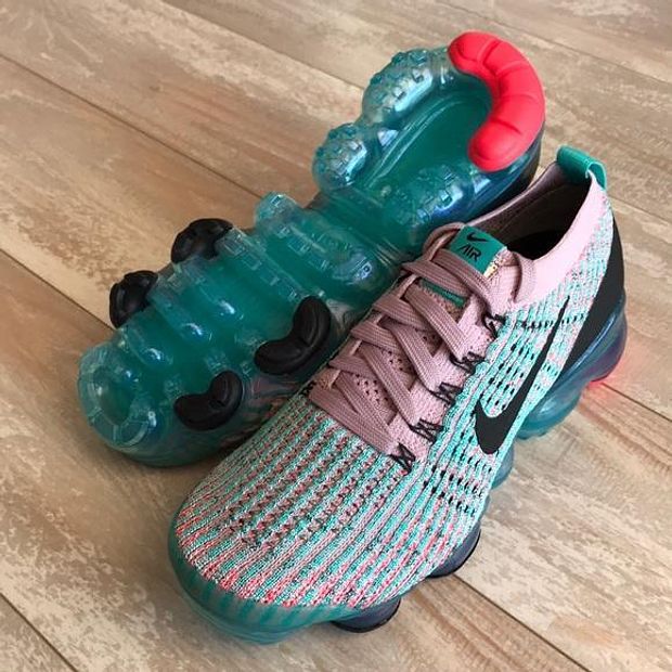 N*ke Max Sneakers Vapor