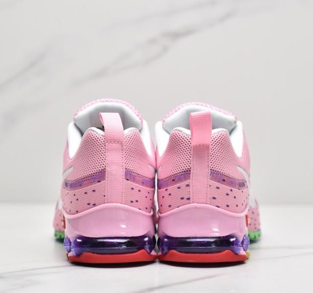 N*ke Sneakers Run Pink