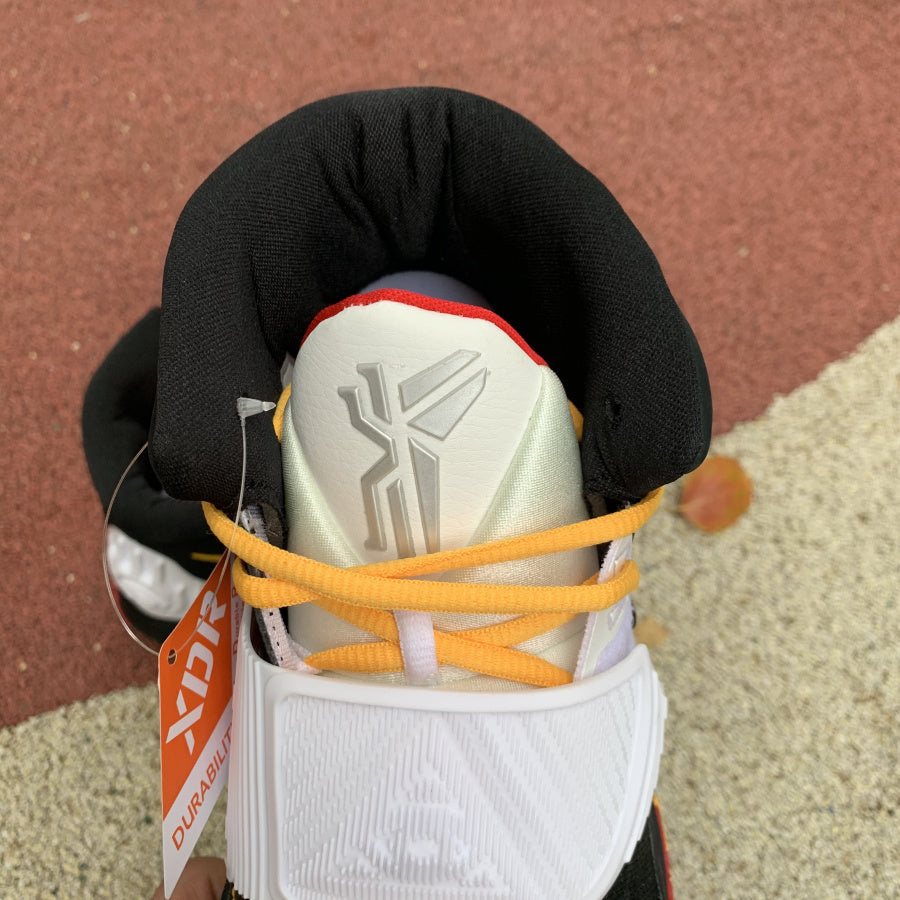 N*ke Kyrie Bruce Lee  Sneakers