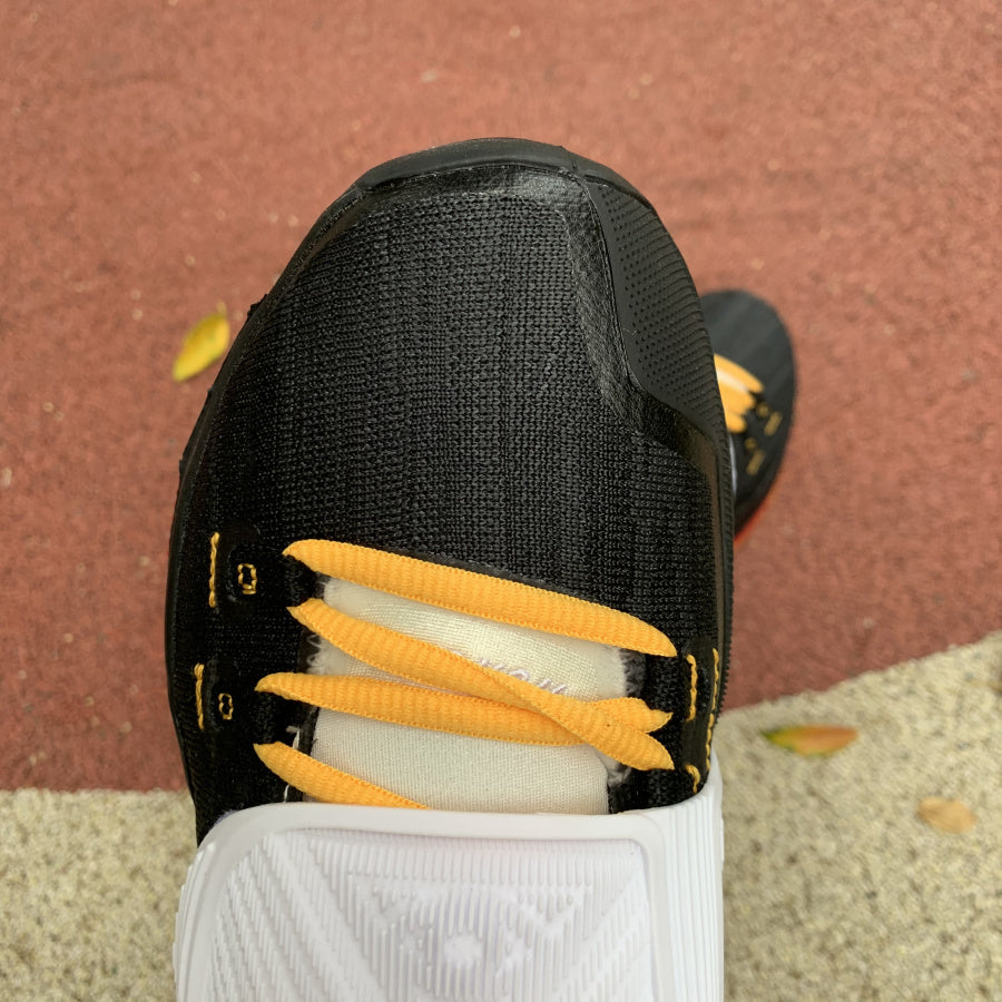 N*ke Kyrie Bruce Lee  Sneakers