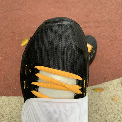 N*ke Kyrie Bruce Lee  Sneakers