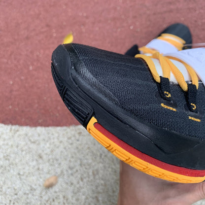 N*ke Kyrie Bruce Lee  Sneakers