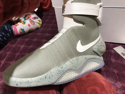 N*ke Max  Sneakers Mag Back in Future