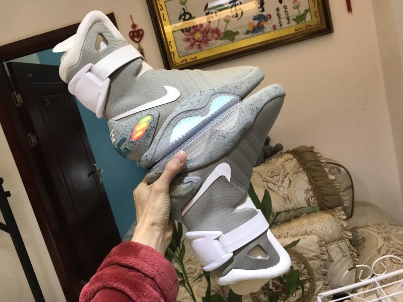 N*ke Max  Sneakers Mag Back in Future