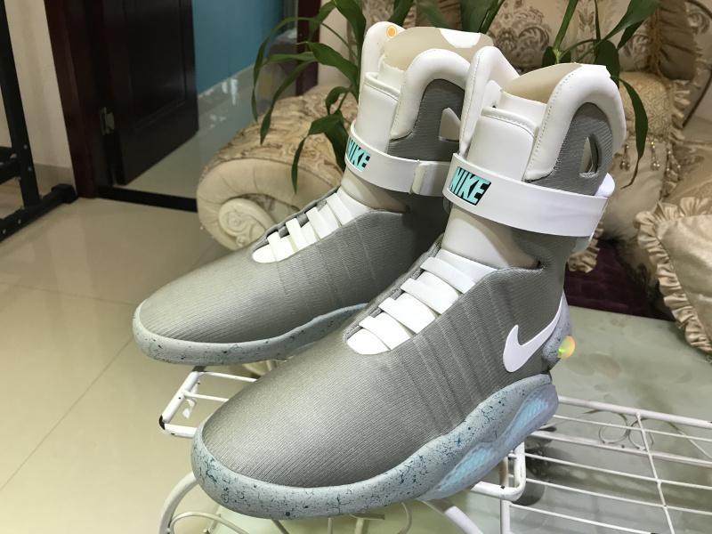 N*ke Max  Sneakers Mag Back in Future