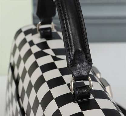 Off Wite Bag  Black