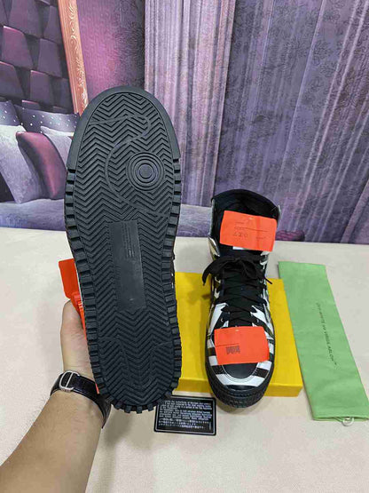 Off Wite Sneakers Knee