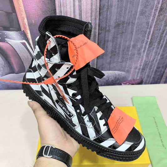 Off Wite Sneakers Knee