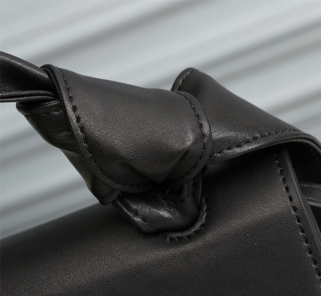 Off Wite Bag Black 2 Sizes