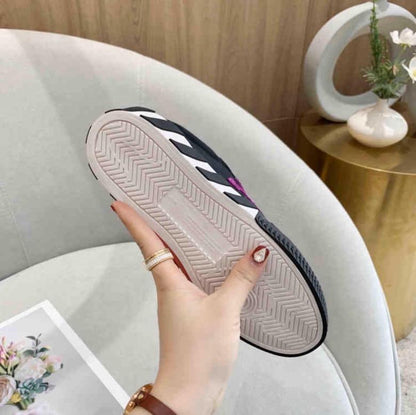 Off-white Sneakers