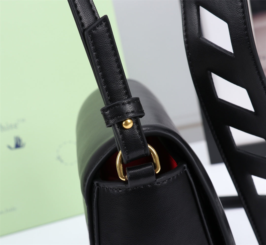 OFF WITE  Bag  24 cm