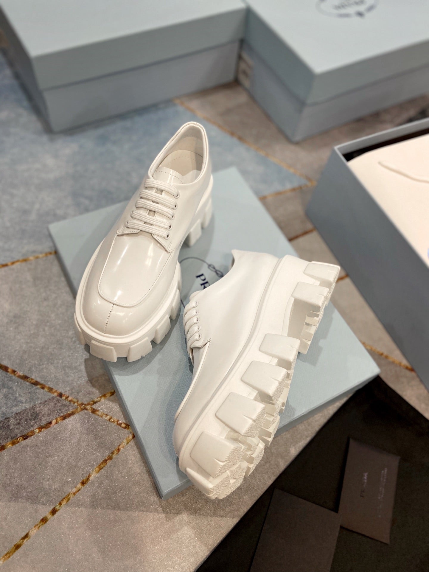 PRD Shoes 2 Colors Monolith