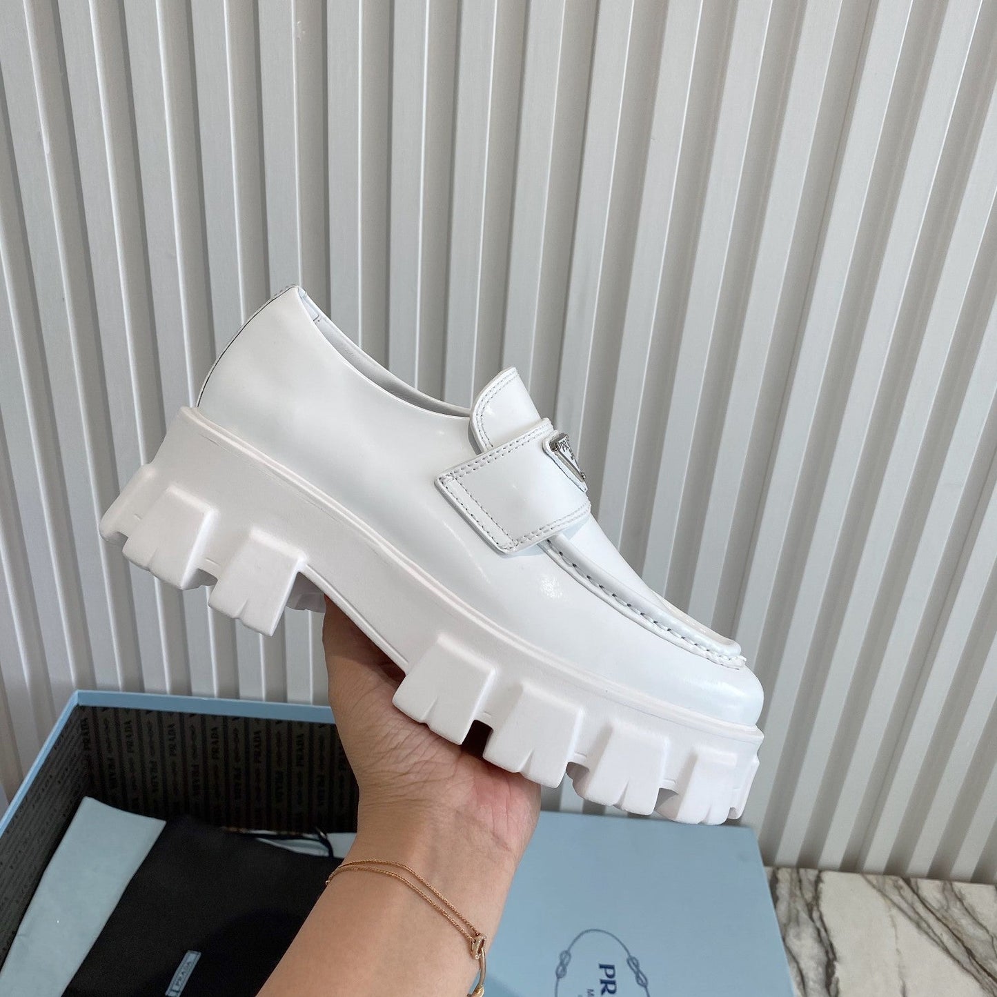 PRD  Shoes Wedge Platform 2 Color 's