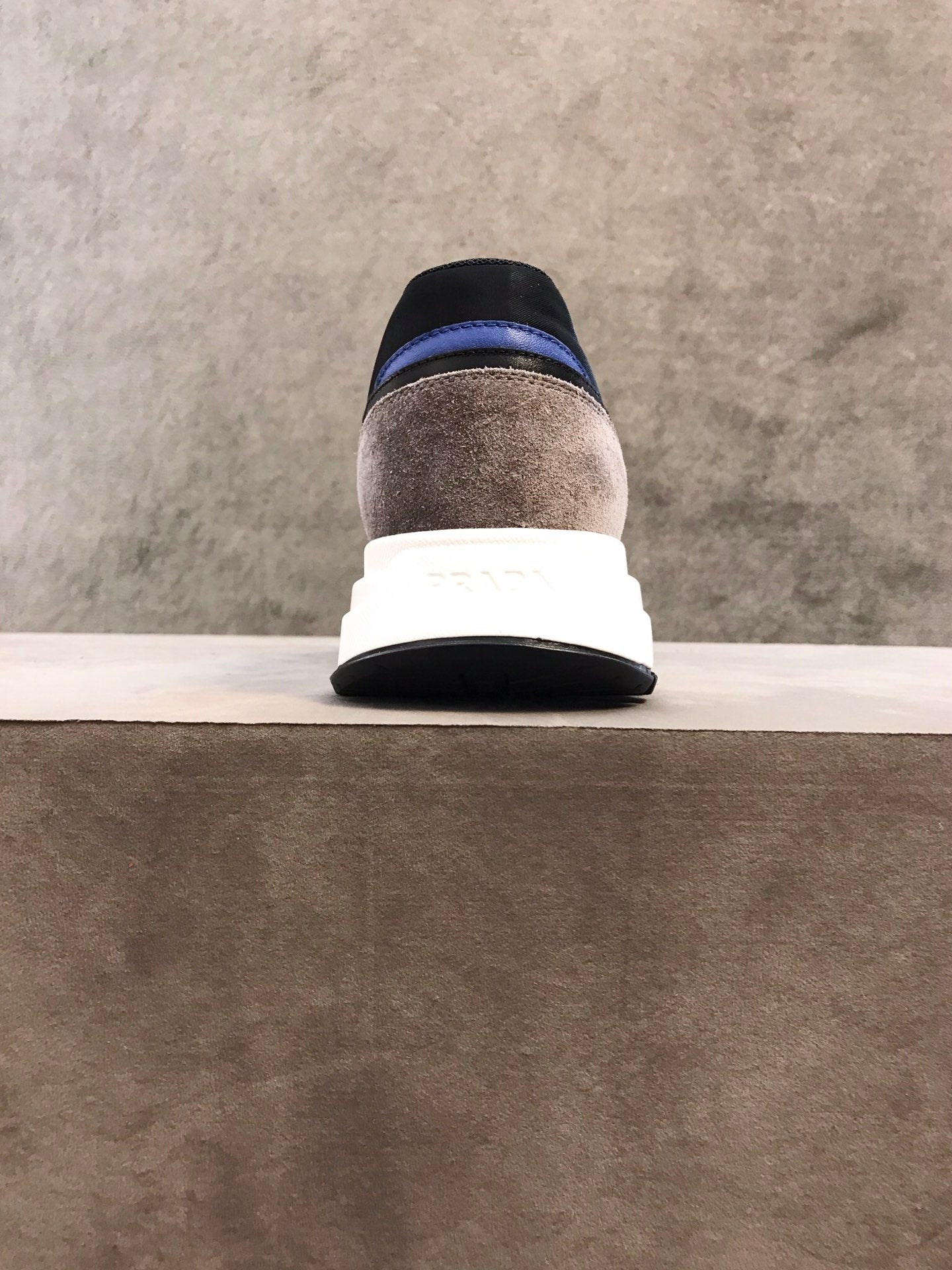 HRM Sneakers  2 Color 's