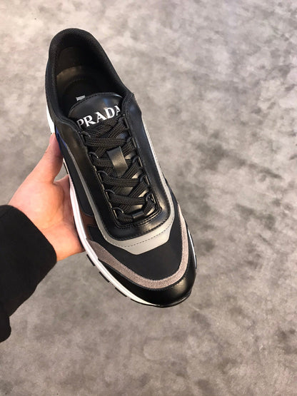 HRM Sneakers  2 Color 's