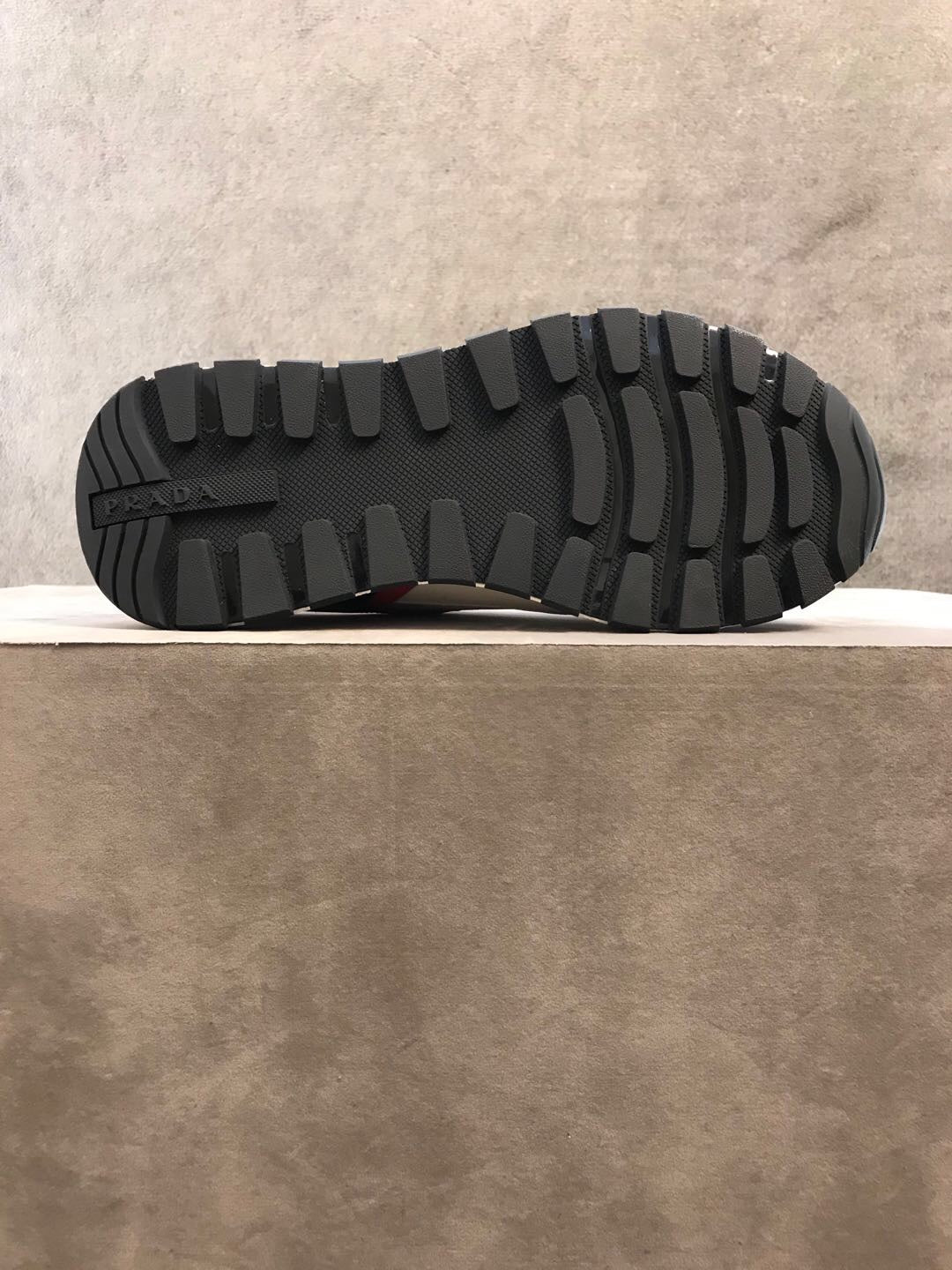 HRM Sneakers  2 Color 's