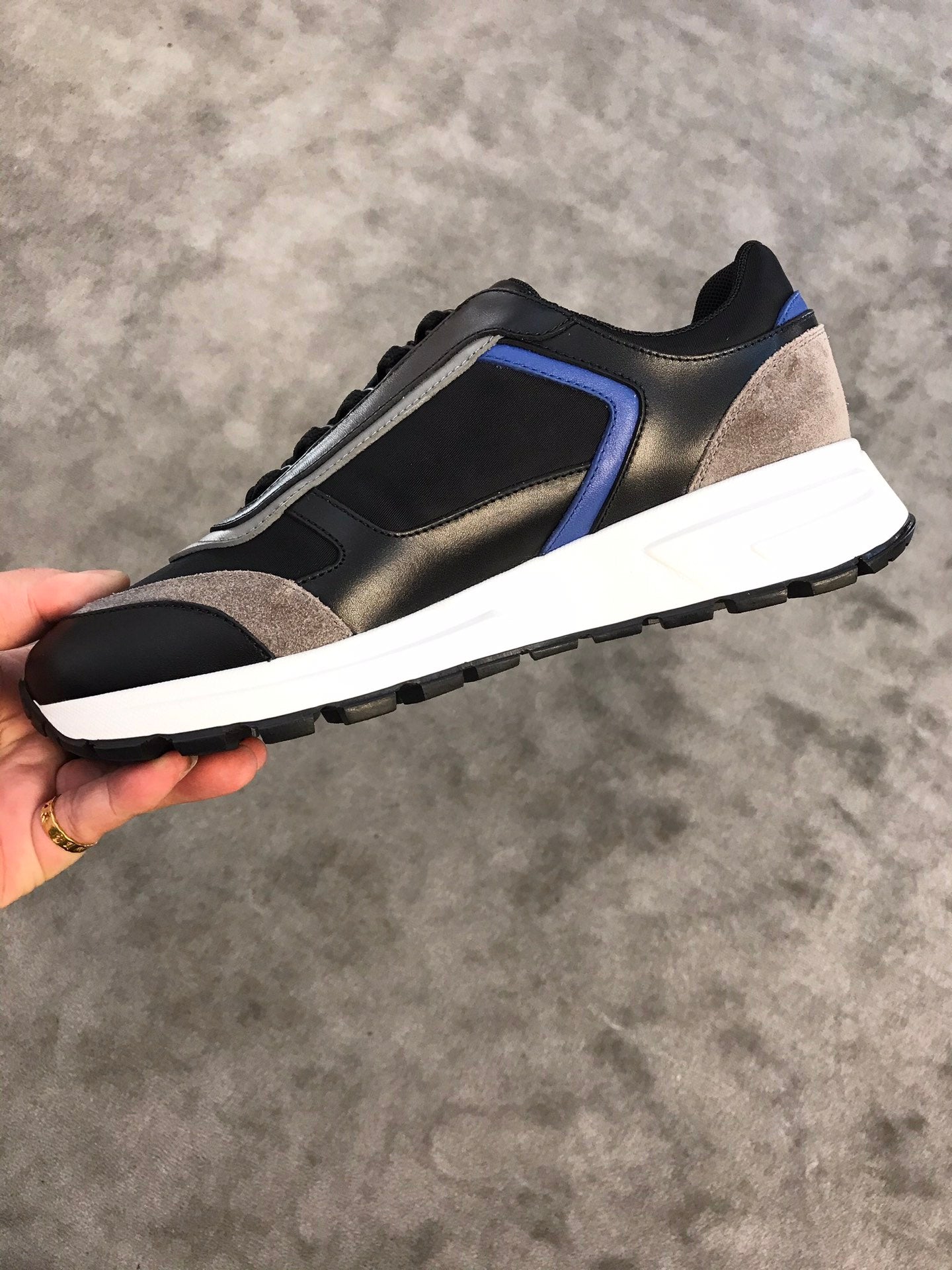 HRM Sneakers  2 Color 's