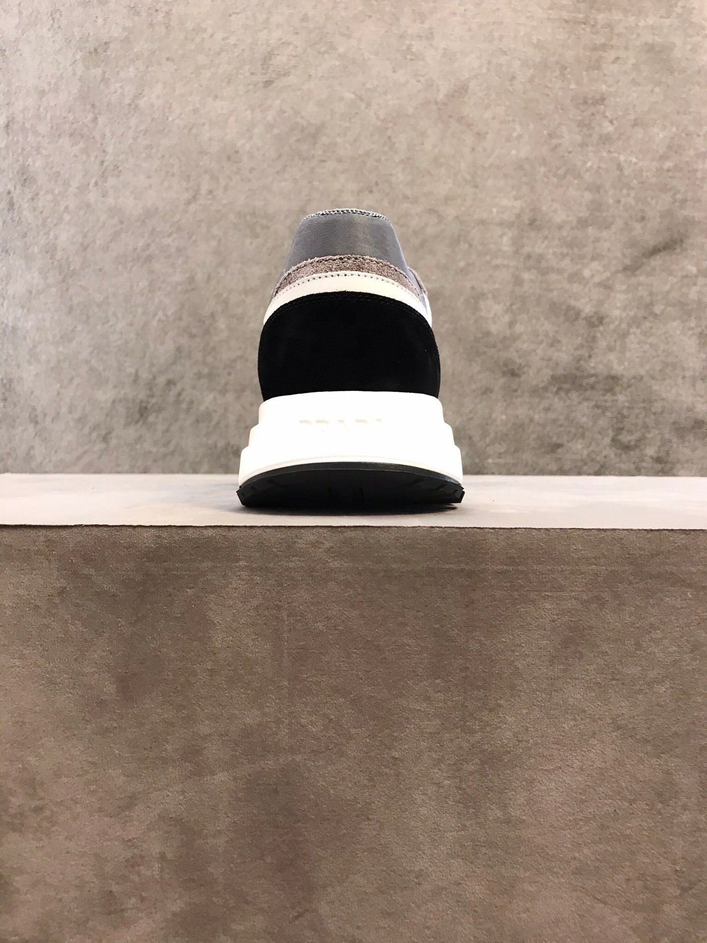 HRM Sneakers  2 Color 's