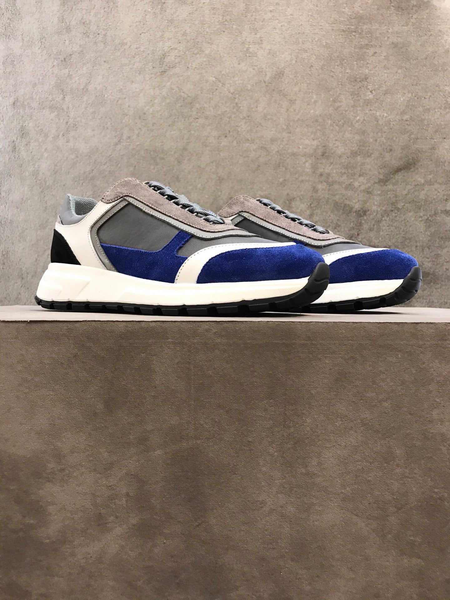HRM Sneakers  2 Color 's