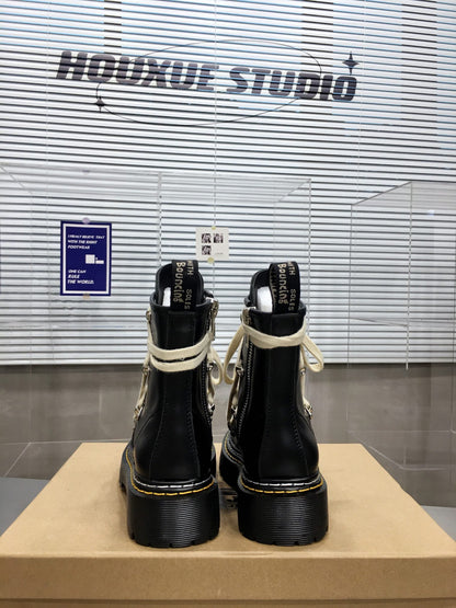 R* OWEN  Boots  Doctor