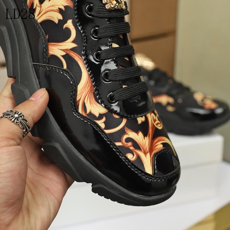VRC Sneakers  Black Ornament