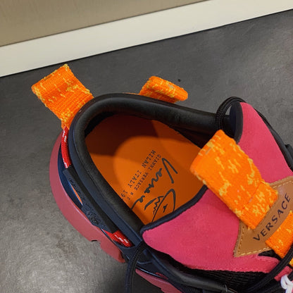 VRC  Run away Sneakers Low Orange